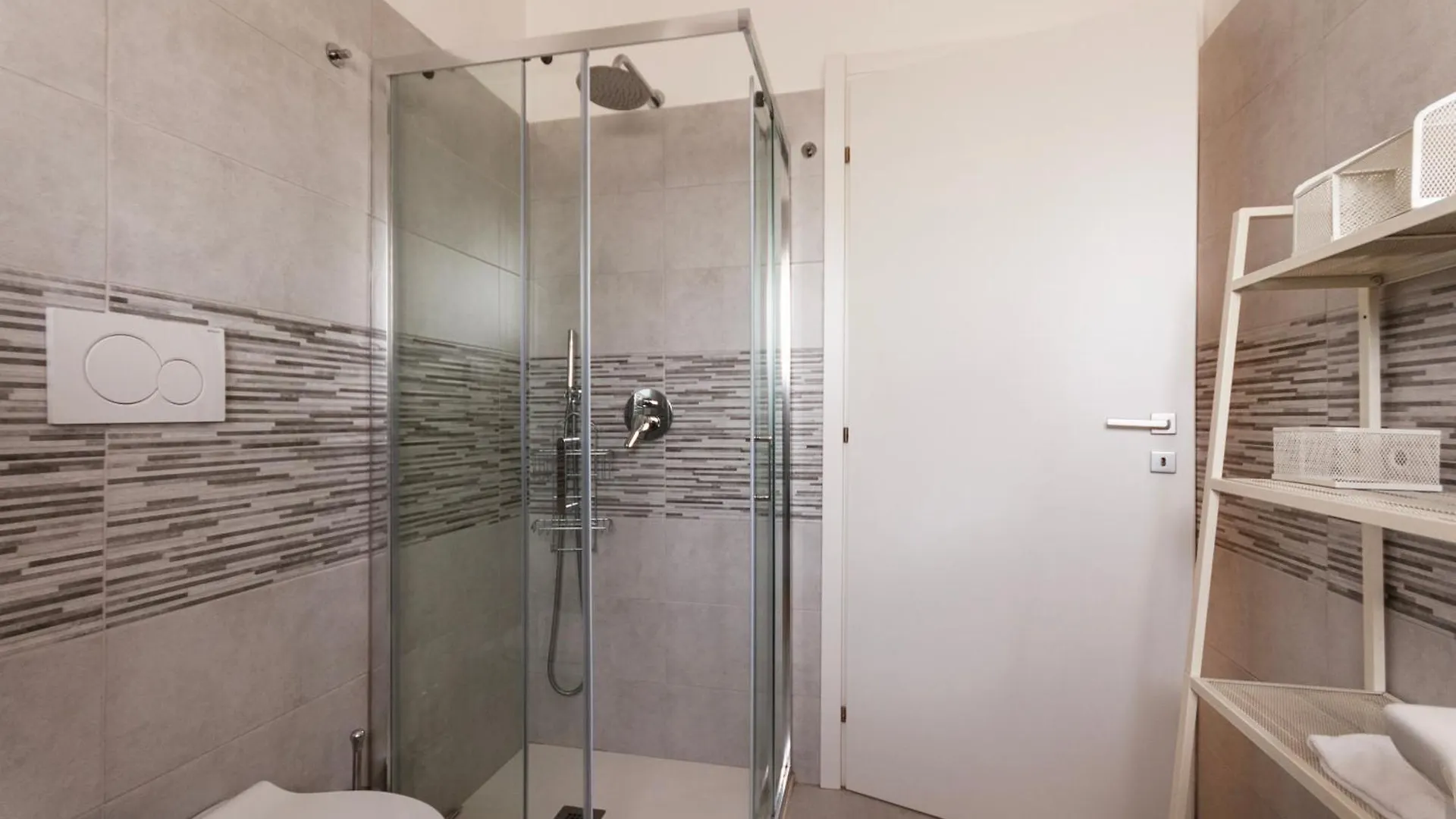 Youhosty - Paul Valery Ter Milan Apartment