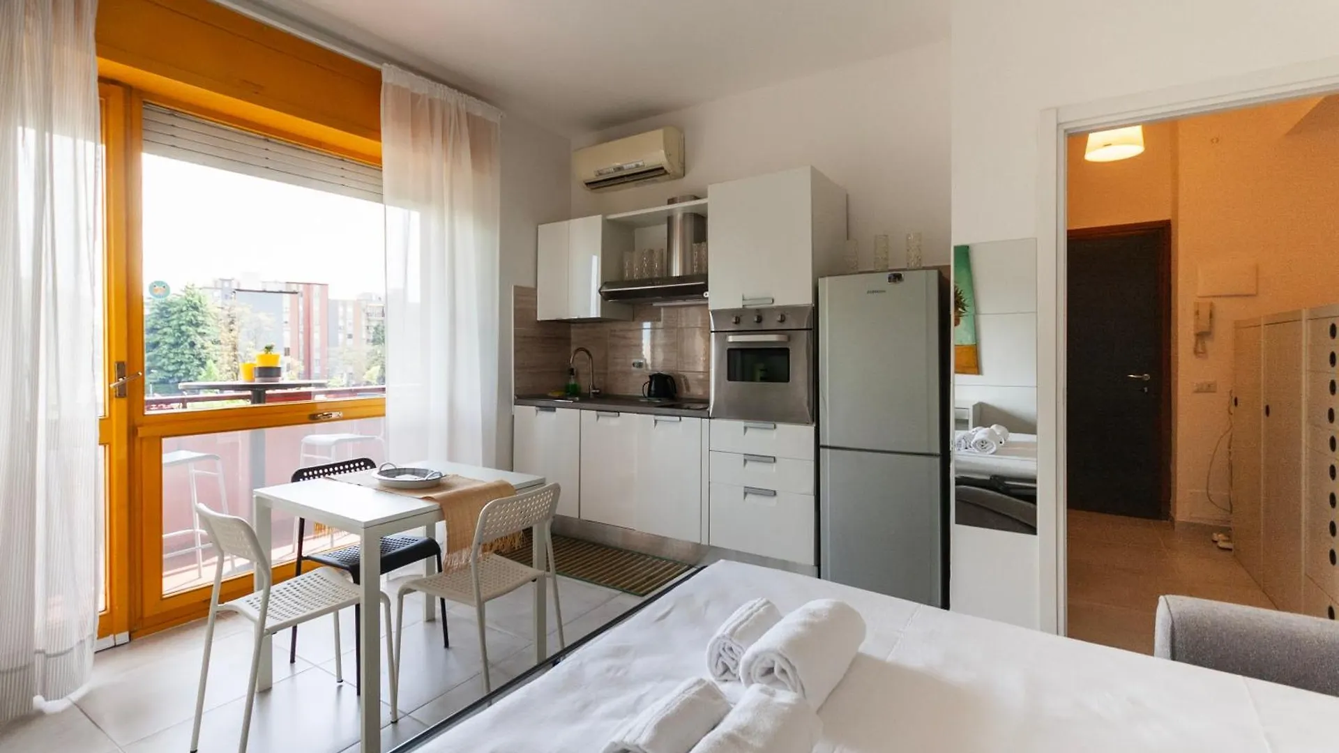 Apartment Youhosty - Paul Valery Ter Milan