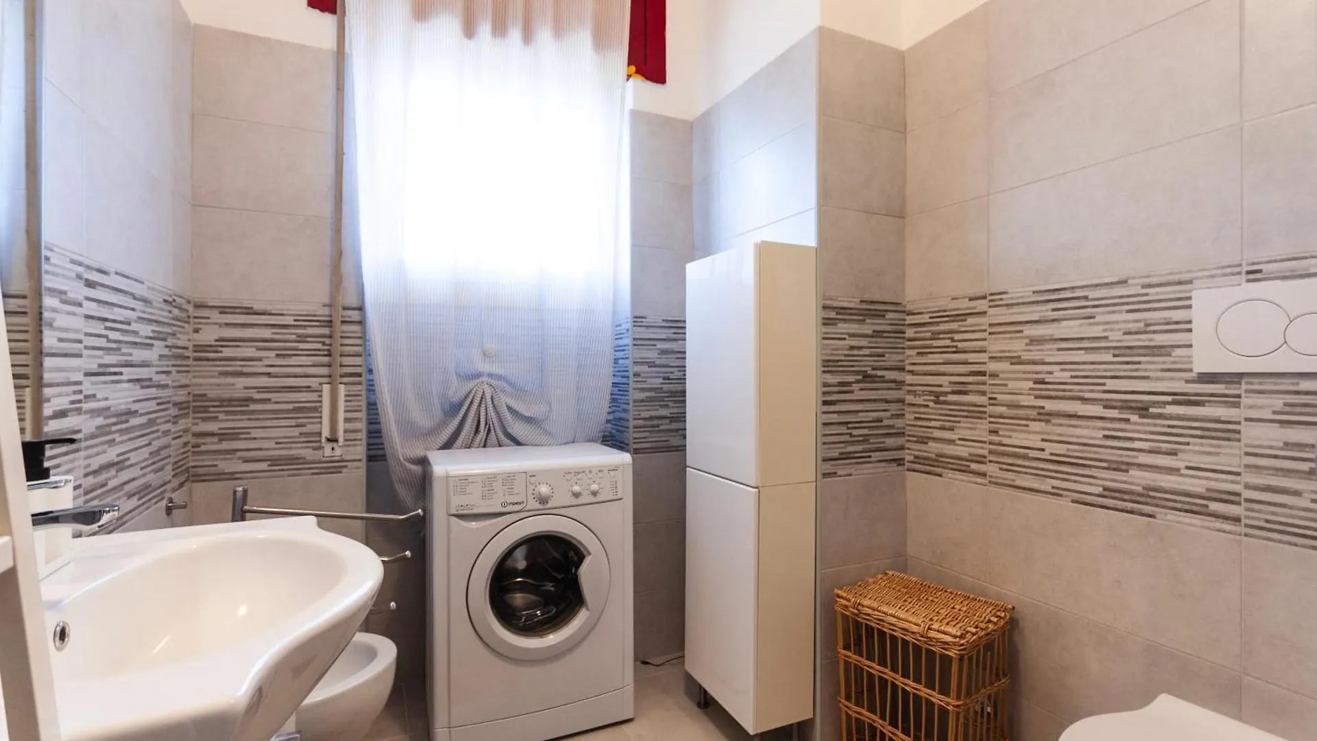 Apartment Youhosty - Paul Valery Ter Milan Italy